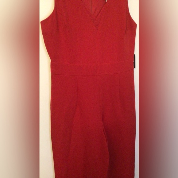 NWT Express Elegant Red Sleeveless Jumpsuit size 12 - Picture 3 of 11